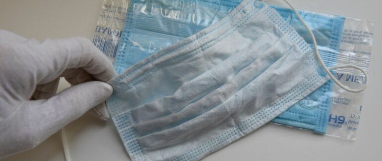 Головний санлікар країни розповів, коли ми знімемо маски і повернемося до докоронавірусного життя