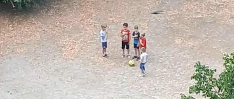 Юні патріотичні футболісти: в мережі чутливе відео з хлопцями набрало понад мільйон переглядів