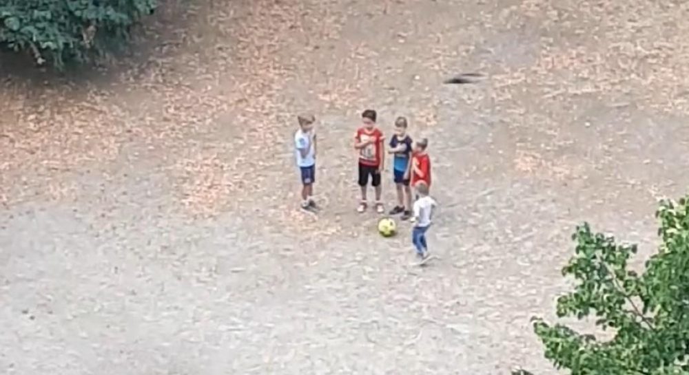 Юні патріотичні футболісти: в мережі чутливе відео з хлопцями набрало понад мільйон переглядів