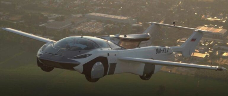 Між двома містами: автівка AirCar здійснила перший політ