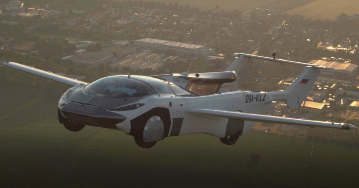 Між двома містами: автівка AirCar здійснила перший політ
