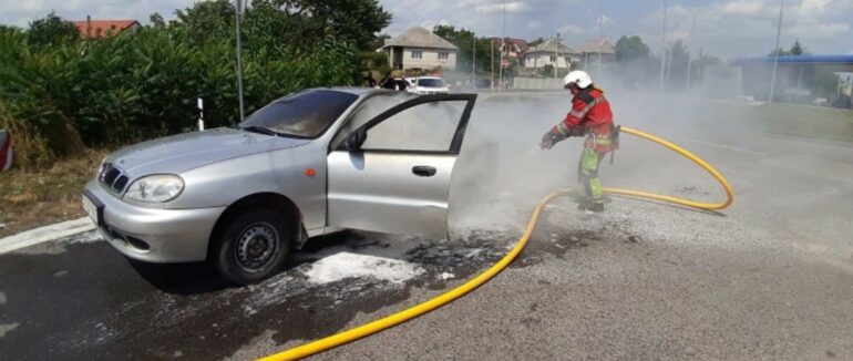 Вогнеборці ліквідовували загоряння легкового автомобіля у селі Глибоке