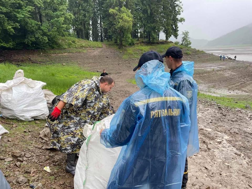 Закарпаття, Вільшанське водосховище, рятувальники, закарпатці, день без поліетилену