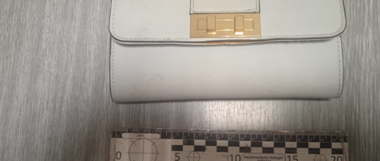 В Ужгороді затримали ремонтника, який обікрав квартиру, де працював