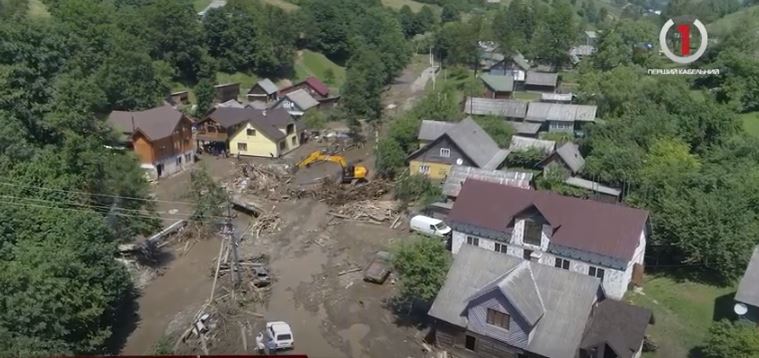 Ліквідація стихії: рятувальники досі шукають зниклого безвісти чоловіка (ВІДЕО)