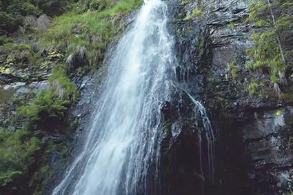Подорож Карпатами: Ялинський водоспад один з найгарніших