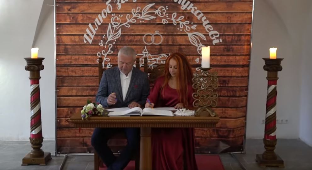 «Шлюб за добу»: в мукачівському замку одружилися вже 623 пари