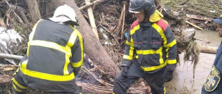На Рахівщині третій день тривають пошуки чоловіка: сьогодні долучили водолазів