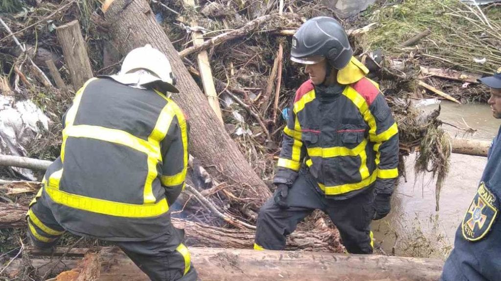 На Рахівщині третій день тривають пошуки чоловіка: сьогодні долучили водолазів