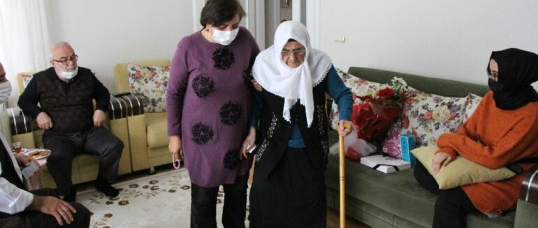 У Туреччині бабуся відсвяткувала 119-річчя: вона може стати найстарішою мешканкою Землі