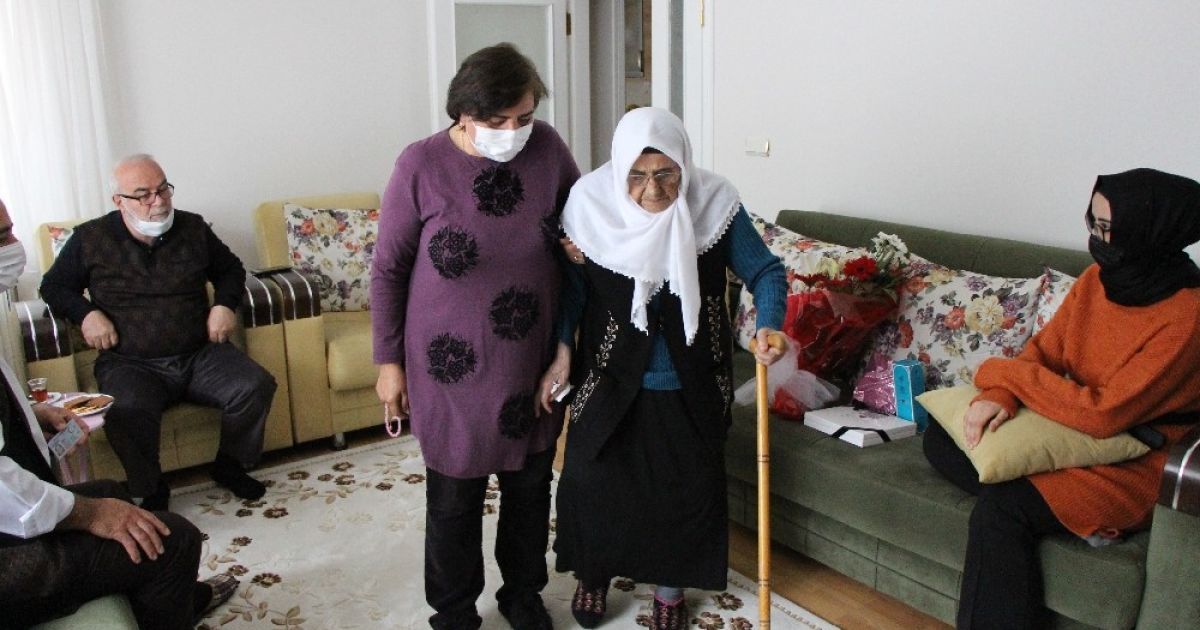 У Туреччині бабуся відсвяткувала 119-річчя: вона може стати найстарішою мешканкою Землі