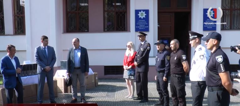 Візит делегації із Чеської республіки: подарунки для поліцейських і рятувальників (ФОТО, ВІДЕО)