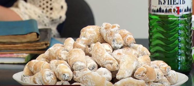 Французько-закарпатська випічка: свято кіфликів стартує у Чинадіївському замку (ВІДЕО)