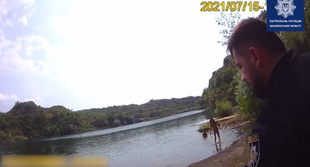 Ужгородські патрульні запобігли спробі самогубства