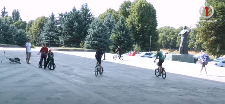 Майданчик для активного дозвілля: в Ужгороді незабаром відкриють скейтпарк (ФОТО, ВІДЕО)