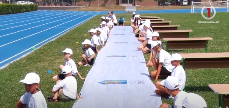 Олімпійський стяг: в Мукачеві встановили національний рекорд (ФОТО, ВІДЕО)