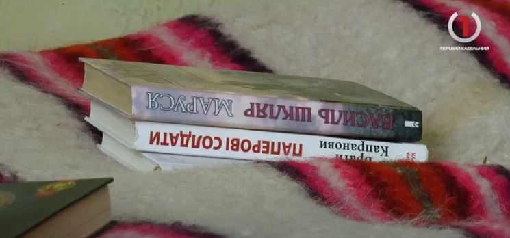 Не взмозі забрати – доставлять додому: Ужгородська бібліотека забезпечує якісною літературою (ВІДЕО)
