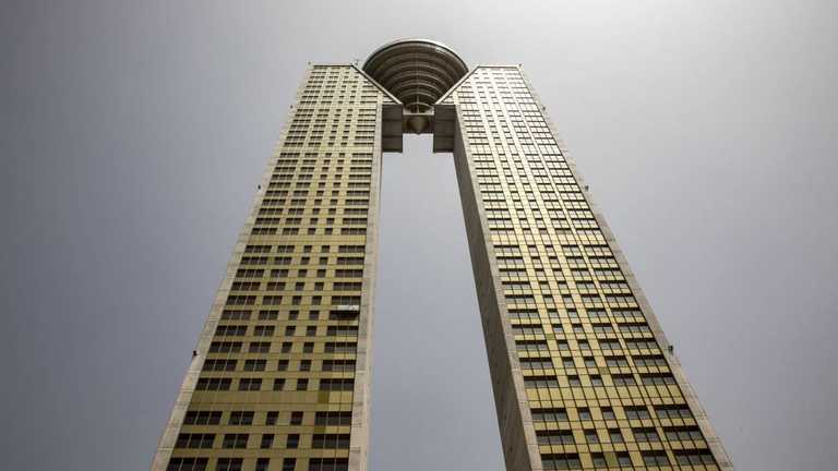 Приголомшливі фото: в Іспанії звели величезний 47-поверховий хмарочос