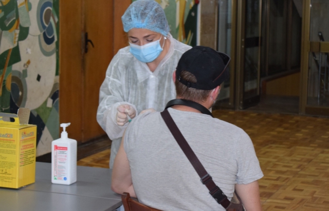 Черговий рекорд на Закарпатті: статистика вакцинування за добу