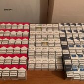 Перевозив заробітчан і захопив з собою партію контрабанди: на Закарпатті в українця виявили понад 400 пачок сигарет