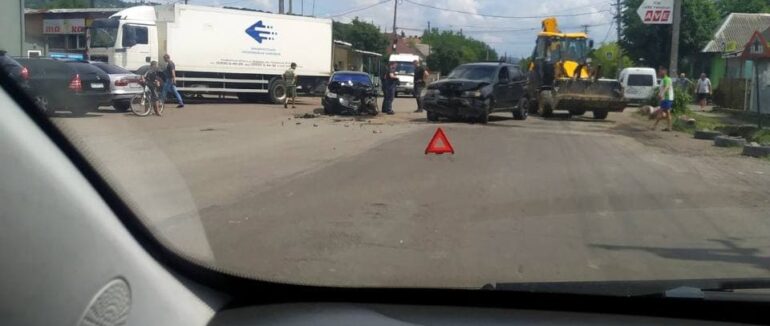 ДТП на Ужгородщині: не розминулися дві іномарки