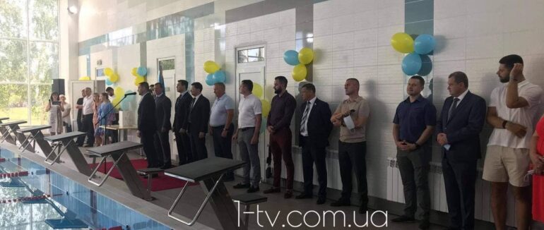Новий та сучасний: в Ужгороді відкрили найбільший шкільний басейн міста (ФОТО, ВІДЕО)