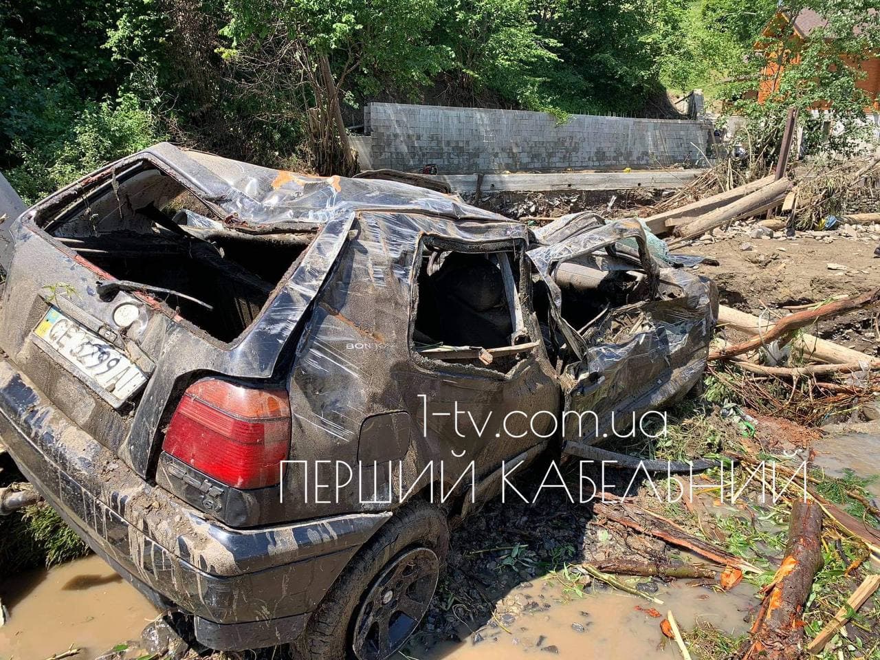 На Рахівщині продовжують ліквідовувати наслідки негоди (ЕКСКЛЮЗИВНІ ФОТО ТА ВІДЕО)
