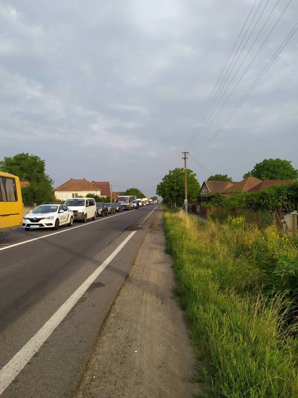 До уваги водіїв: на Мукачівщині на трасі знову чи малі затори