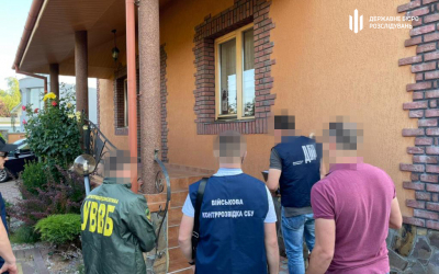 Закарпатську прикордонницю затримали на гарячому, яка допомагала іноземцям безперешкодного перетину кордону