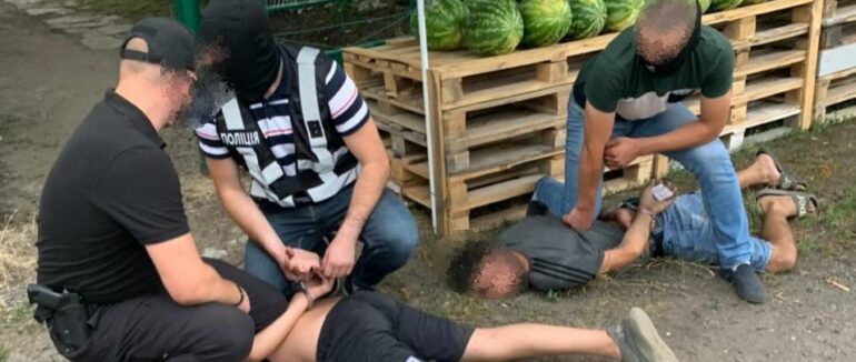 В Чопі на “гарячому” затримали наркоторговців