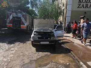В Берегові зайнявся автомобіль Volkswagen