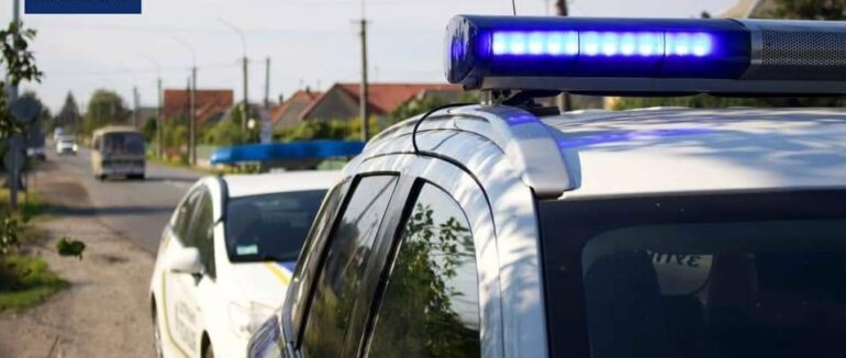 Звернення до водіїв вантажних транспортних засобів: на Закарпатті біля кордону ускладнено рух