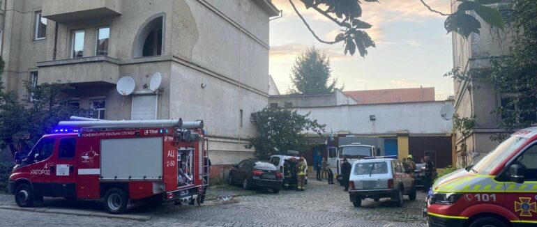 Повідомлення про замінування установи: в Ужгороді ретельно обстежили всю територію ізолятора