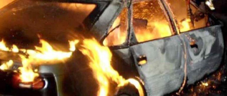 На Тячівщині вогонь знищив “Опель” і понівечив припаркований поруч Hyundai