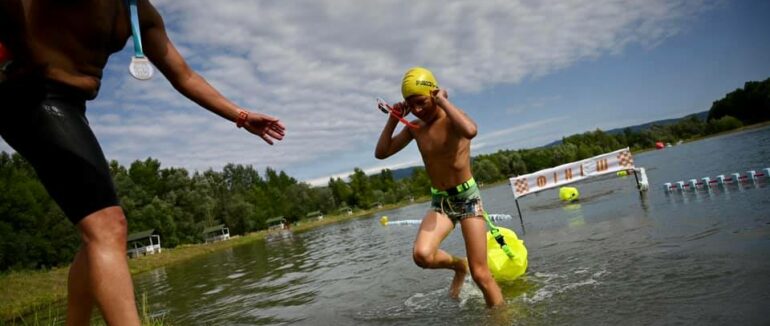 Турнір на відкритій воді: у “Шамбалі” на Ужгородщині змагалось понад 90 плавців
