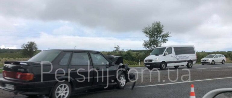 ДТП на Мукачівщині: не розминулись два автомобілі