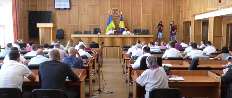 «Гаряча» сесія: ужгородці говорили про наболілі проблеми, які не вирішуються роками (ФОТО; ВІДЕО)