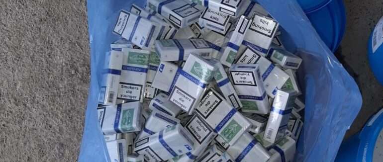 На закарпатському кордонні затримали іноземця який приховав контрабанду у відро з пральним порошком