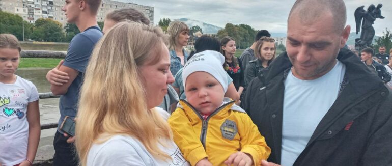 У Мукачеві для Павлика Мотички зібрали майже 100 тисяч грн: анонімний меценат подвоїв зібрану суму з благодійної акції