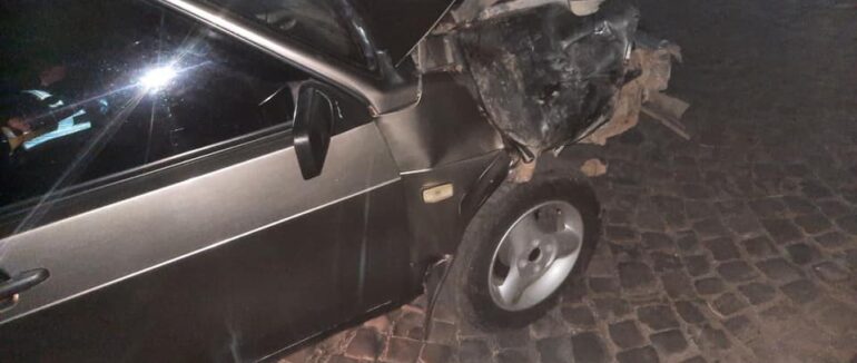 Водій “під градусом” до добра не призведе: у Мукачеві нетверезий керманич влетів у будинок