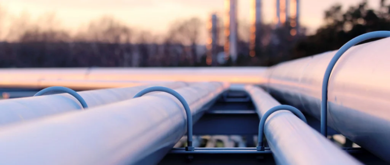 Держава не в змозі захистити дизель “ПрикарпатЗахідТрансу”: врізники намагаються “осушити” трубу