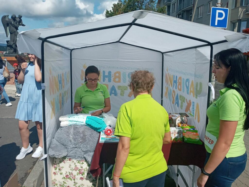 Мукачево, живе коло, Павлик Мотичка, благодійна акція