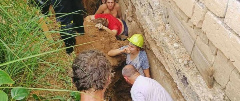 На Закарпатті засипало ґрунтом трьох людей: одна жінка загинула на місці