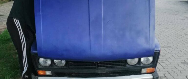 Викрав магнітолу, банківську картку та готівку: в Ужгороді патрульні затримали грабіжника