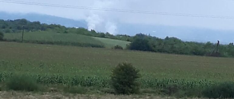 Люди б’ють на сполох: на Іршавщині село потерпає від нестерпного запаху диму