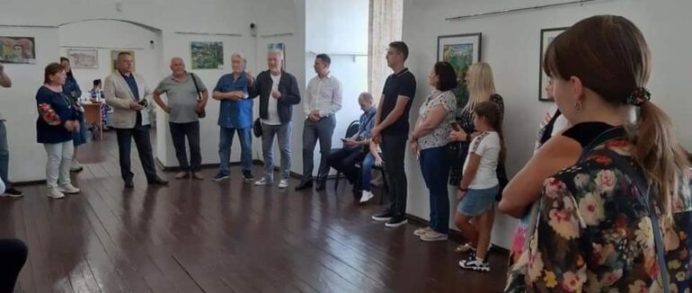 У Мукачеві представлено виставку «Я і моя Україна»