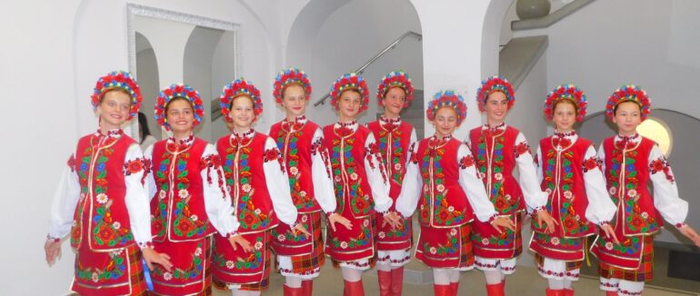 Концертна зала повністю заповнилась: в Мукачеві пройшли урочистості у Палаці культури