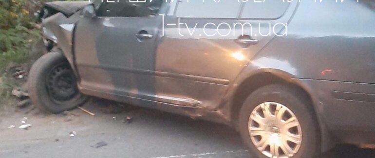 Масштабна ДТП на Мукачівщині: Постраждало шестеро осіб, серед яких двоє дітей (ЕКСКЛЮЗИВНЕ ВІДЕО)