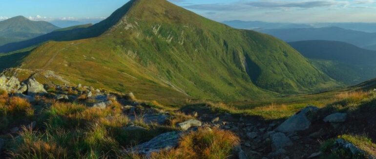 Самогубство на Говерлі: у підніжжі гори виявили повішеним 35-річного чоловіка