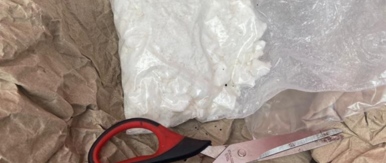 Мешканця Ужгорода взято під варту за підозрою у зберіганні наркотиків і психотропів в особливо великих розмірах